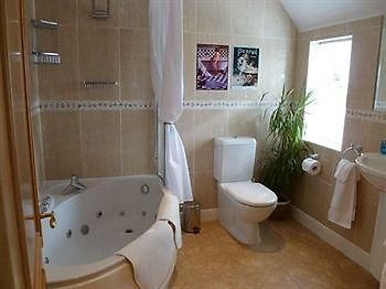 Grove House B And B Solihull Bagian luar foto